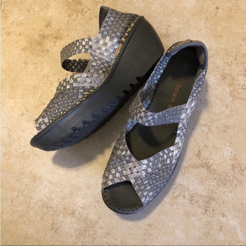 Bernie Mev woven silver open toe rocker shoes size 8.5
